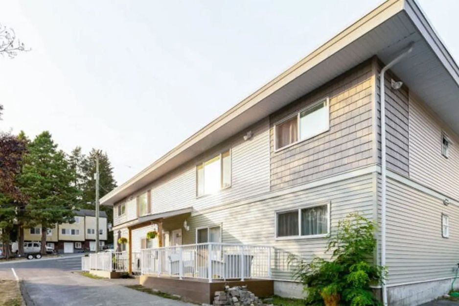 科奎特伦居民因在私人阳台吸烟而抗争驱逐