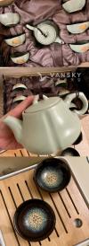 汝瓷茶具一套，送茶盘和两个建盏
