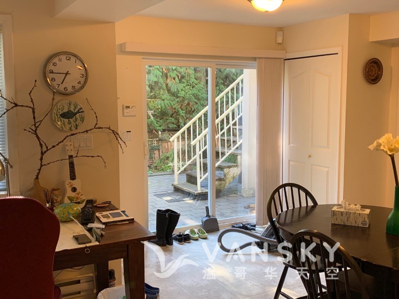 230208164048_SlidePatioDoor.jpg