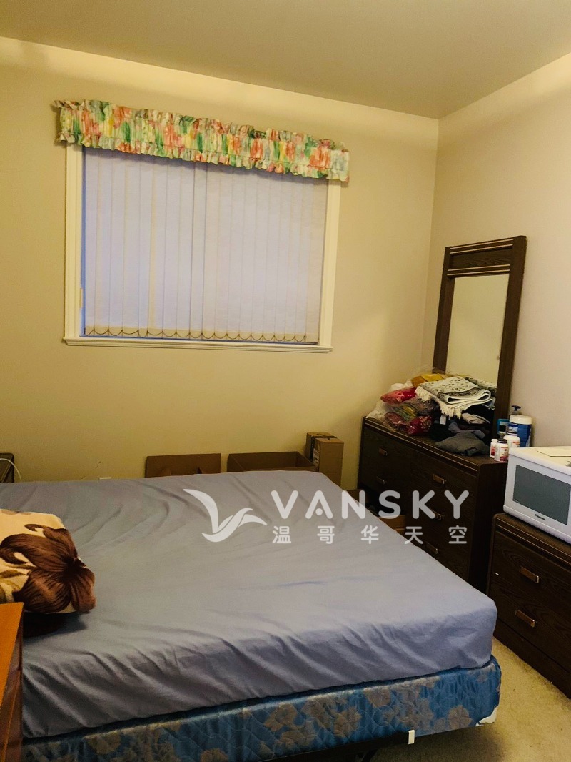 230218223804_Bedroom2.jpg