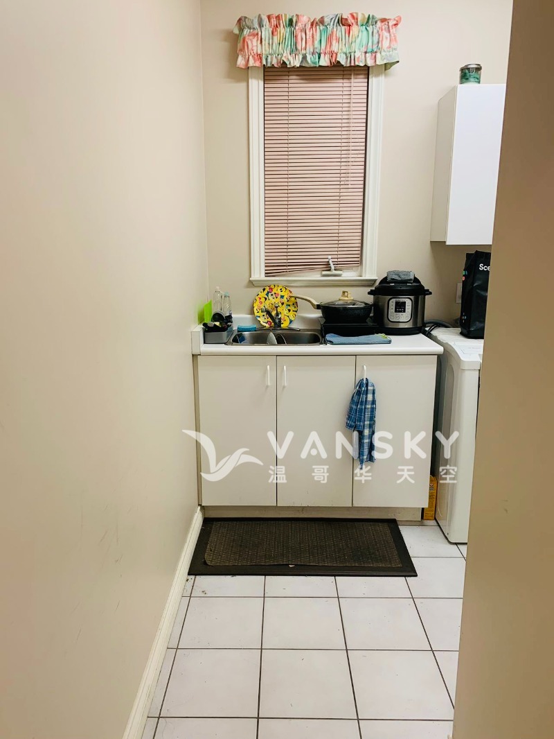 230218223820_Kitchen.jpg