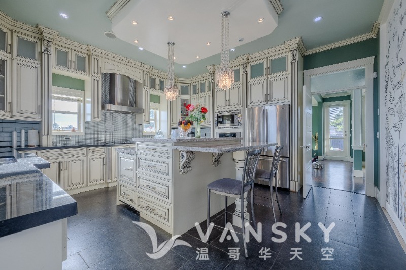 230224201311_kitchen.jpg