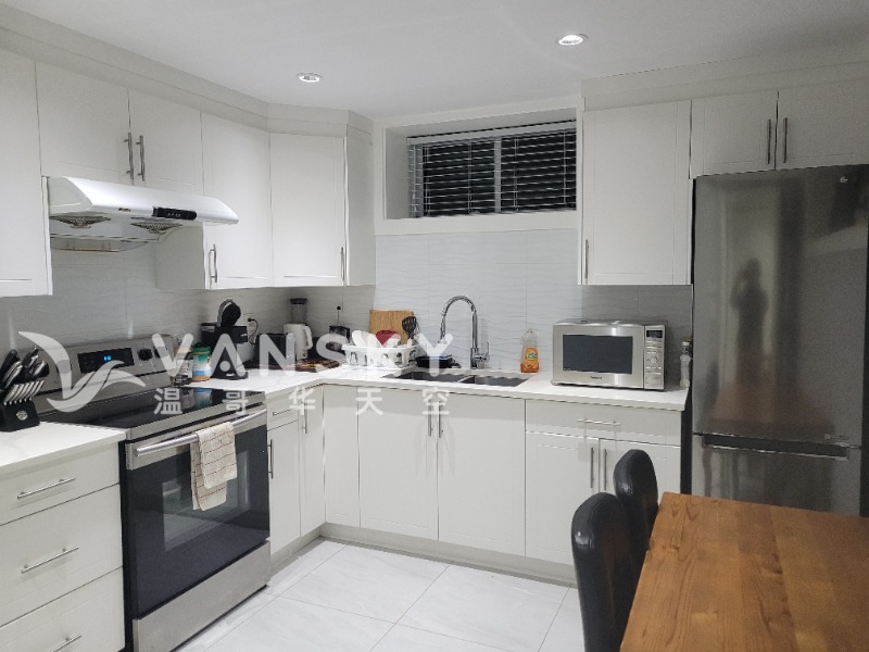 230304171751_Kitchen.jpg