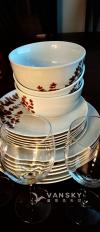 整套餐具: 碗,大中小碟，高脚杯，马克杯各6件，近全新，送整套刀，叉，勺，筷子......
