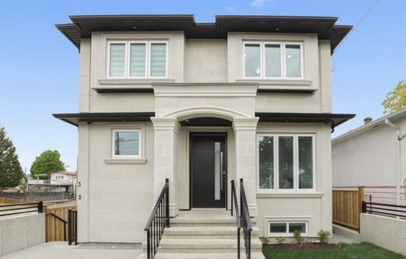 两年新独立屋楼下