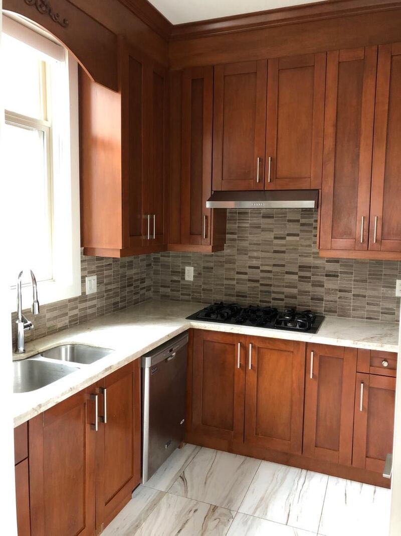 高贵林港8年新独立屋2楼房间出租