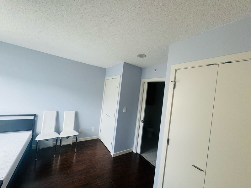 高贵林中心招女室友 独立房间洗手间 五月一号可拎包入住