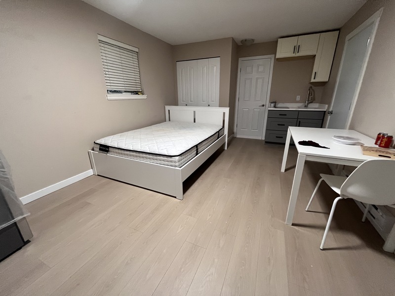 Surrey素里独立出入车库房间长租短租都可