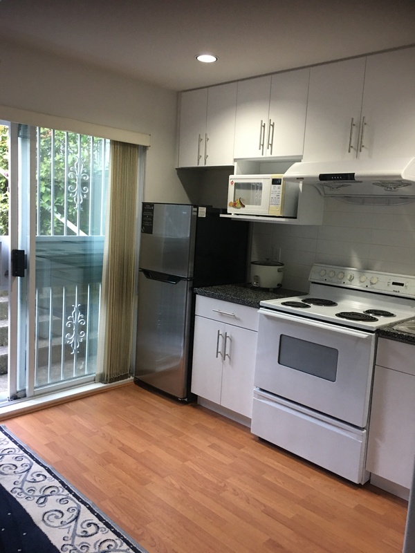 近Canada Line 一房一厨一卫