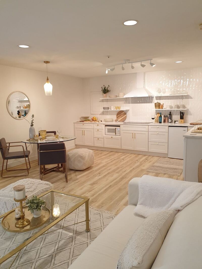 温哥华两房一卫拎包入住