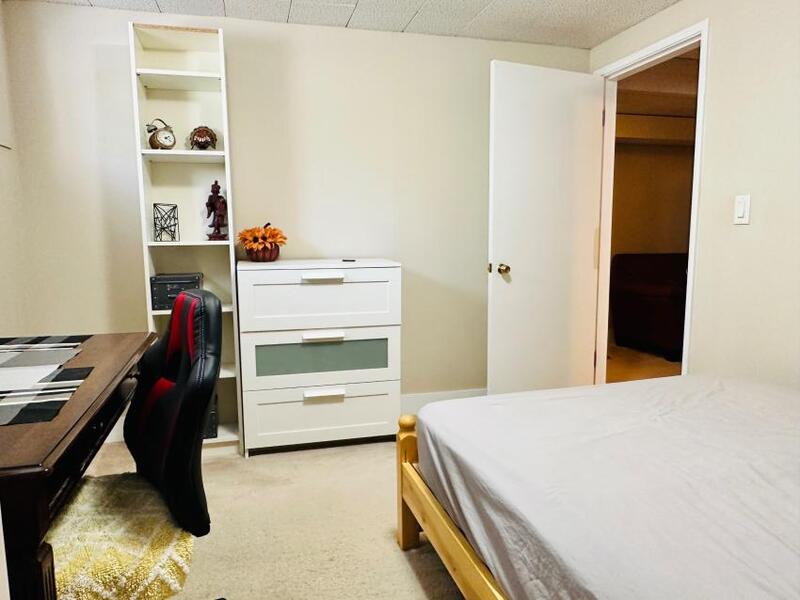 温西59&Cambie两室一厅新装修半地下独立出入