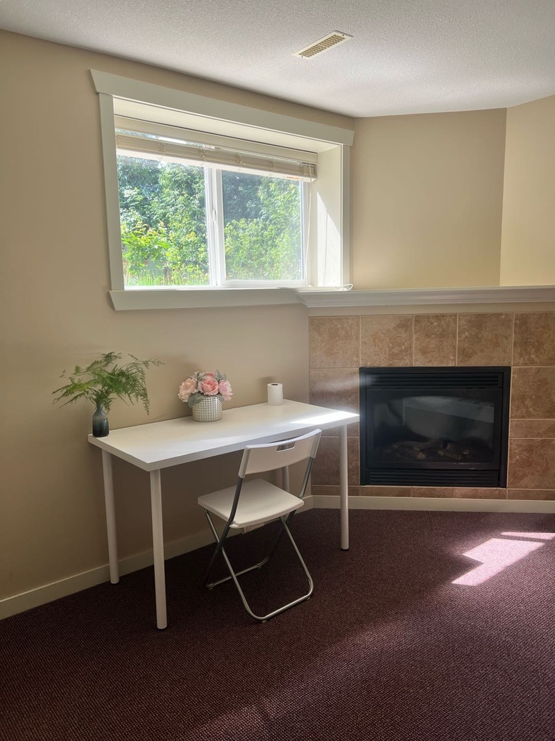 北素里台湾村半地下两室一厅