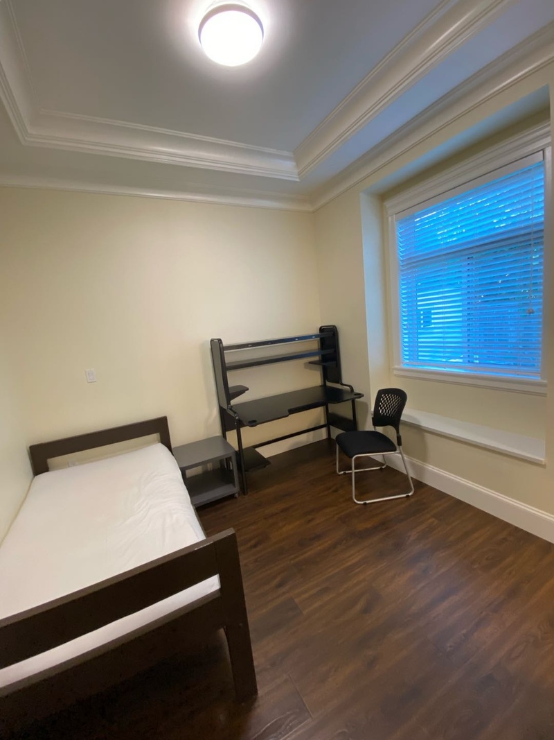 列治文No 2 Rd 全新套间，独立进出，