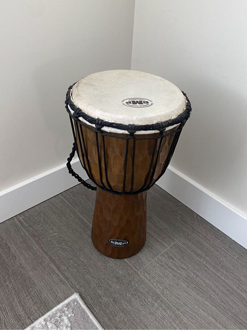 闲置电吉他，鼓