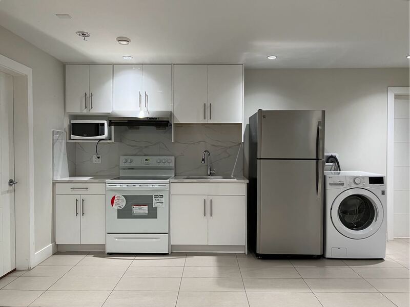 本拿比一房一厅独立出入近Metro