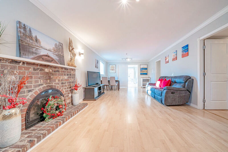 Brookswood独立出入两居室，house一层，设施完善