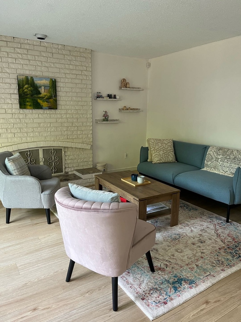 列治文独立屋二楼分租1间卧室