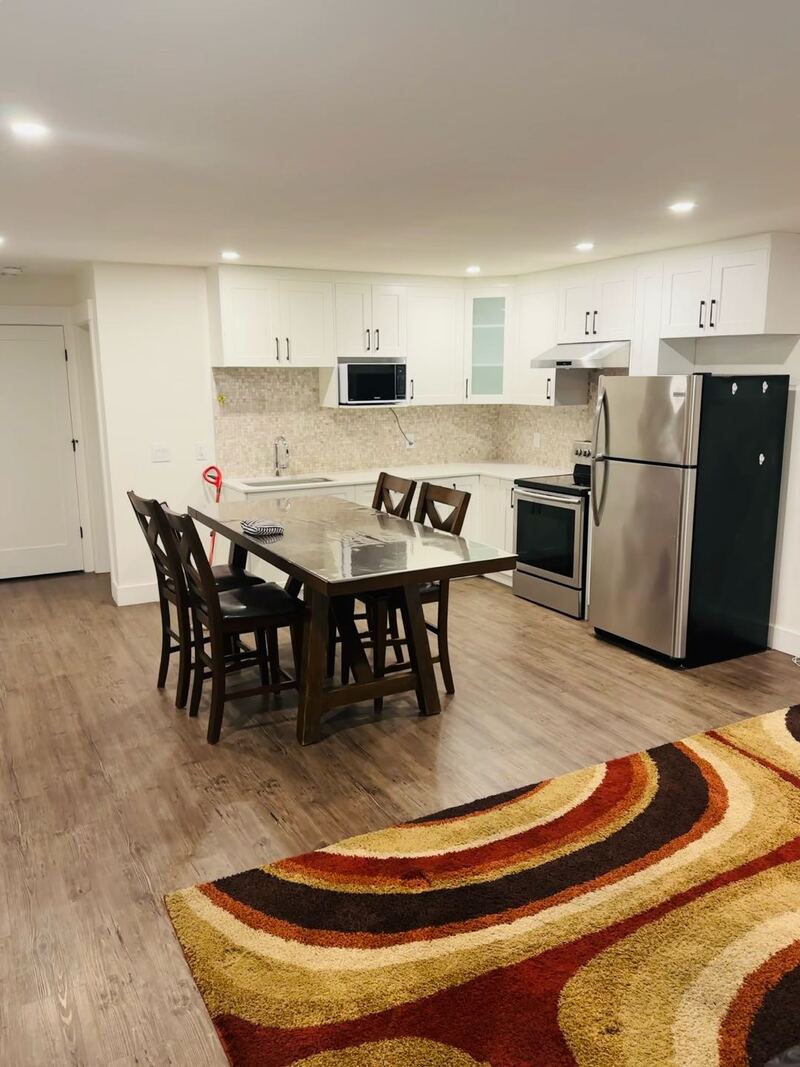 出租南素里半地下室2房2厅