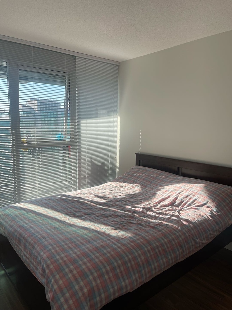 列治文天车站高层公寓带家具出租