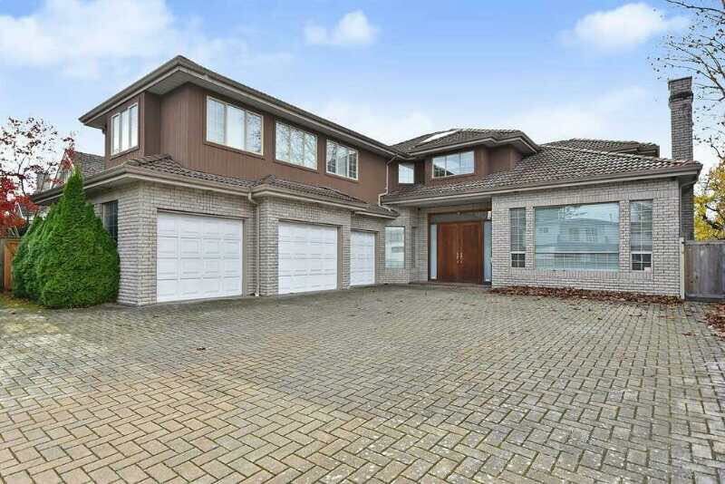 Richmond 独立屋院内露天停车位