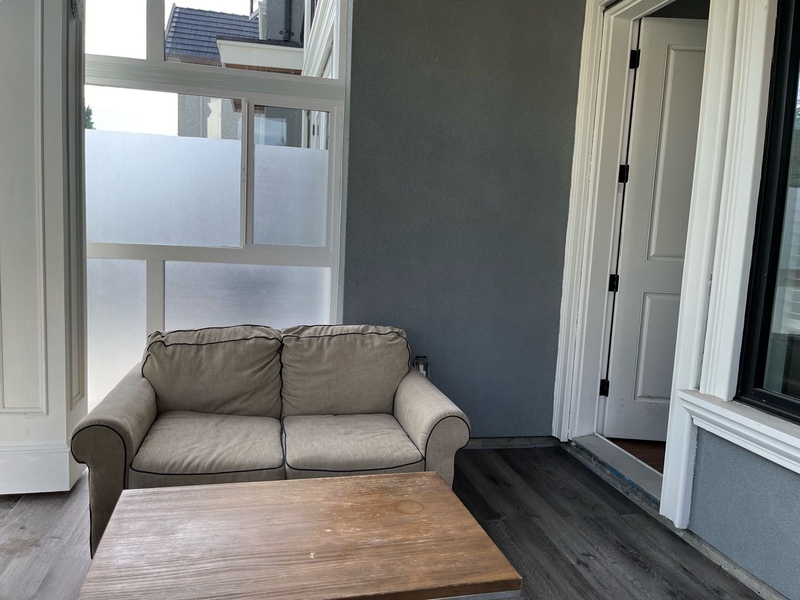 新独立屋一楼单独出入一房一餐厅