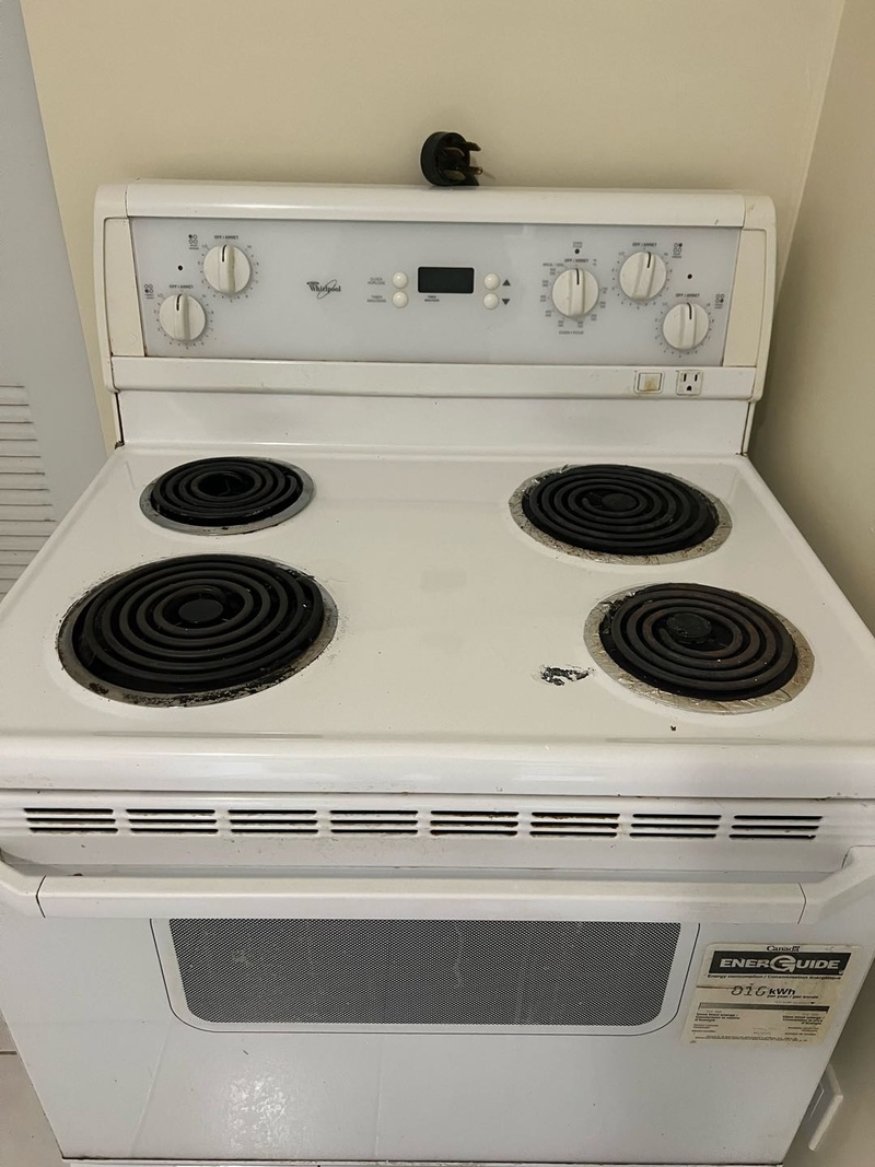 免费提供正常使用的30’电炉灶