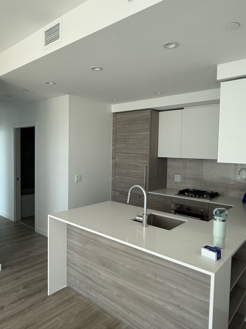 温哥华new west 2房2卫出租