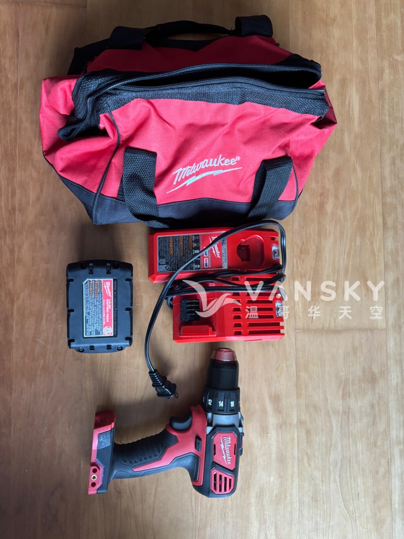 milwaukee 1/2 ‘’drill/driver一电一充一袋套装