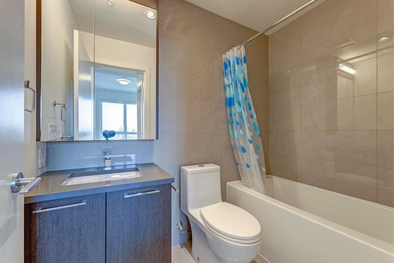 出租两室两卫一den公寓