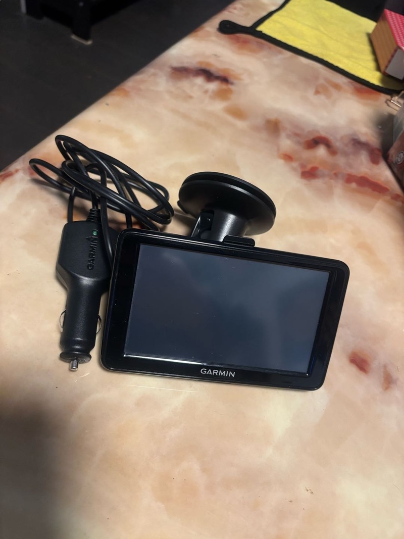 转让车顶横杆、卫星导航仪