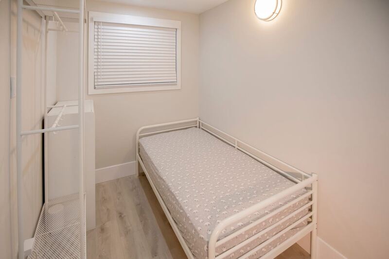 高贵林地下室一卧一书房