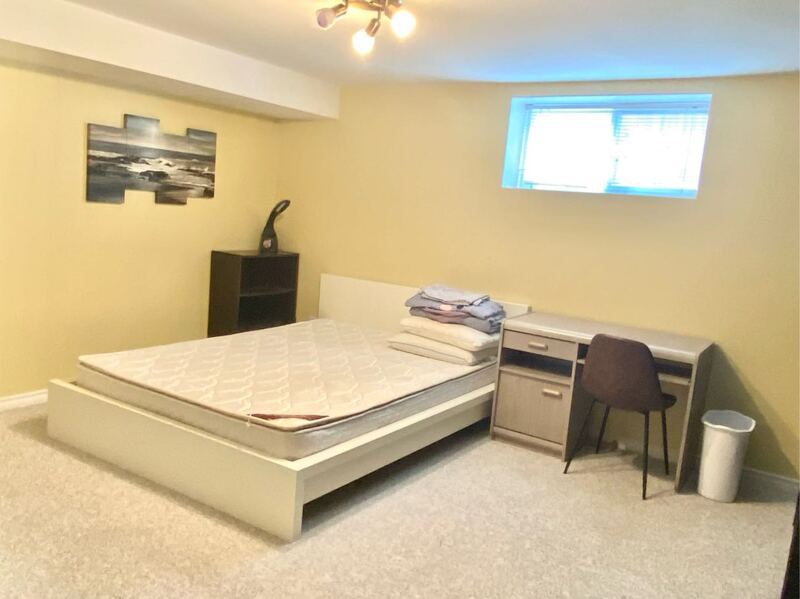 出租高贵林半地下2室室一厅