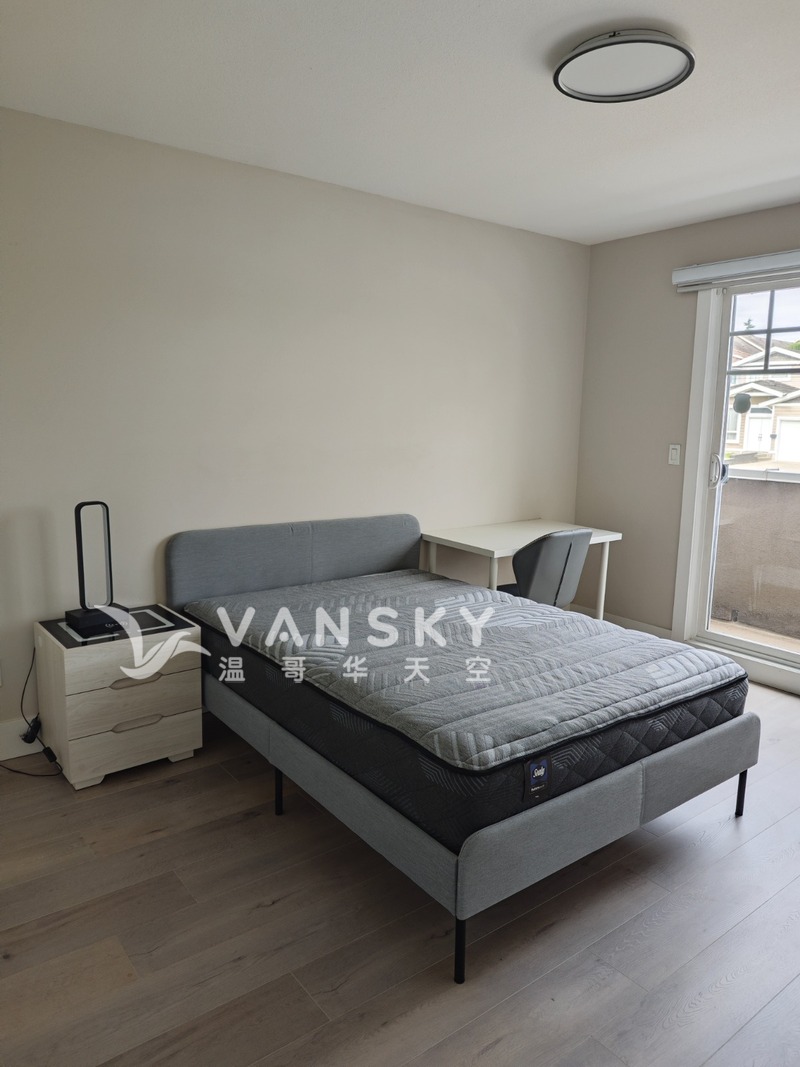 本拿比二楼次卧出租