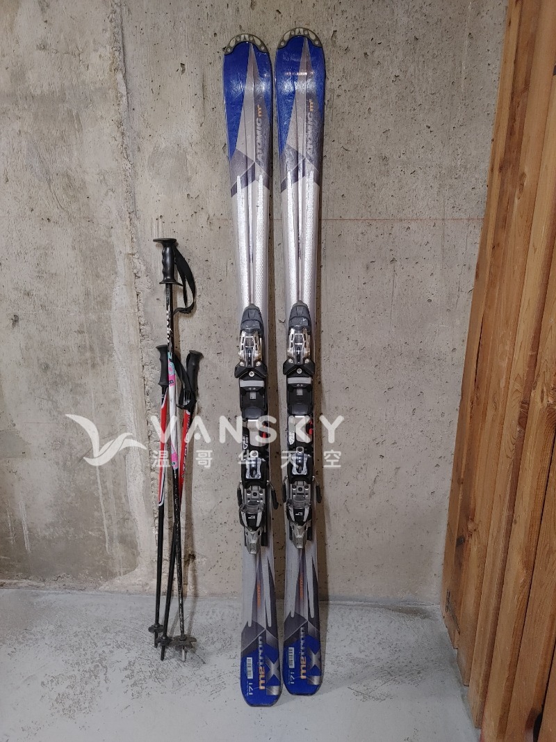 250203121522_滑雪板1.jpg