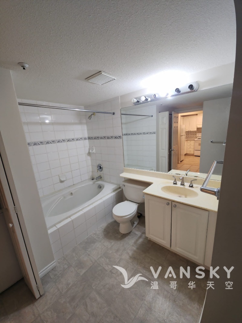 250224114521_condo-washroom.jpg