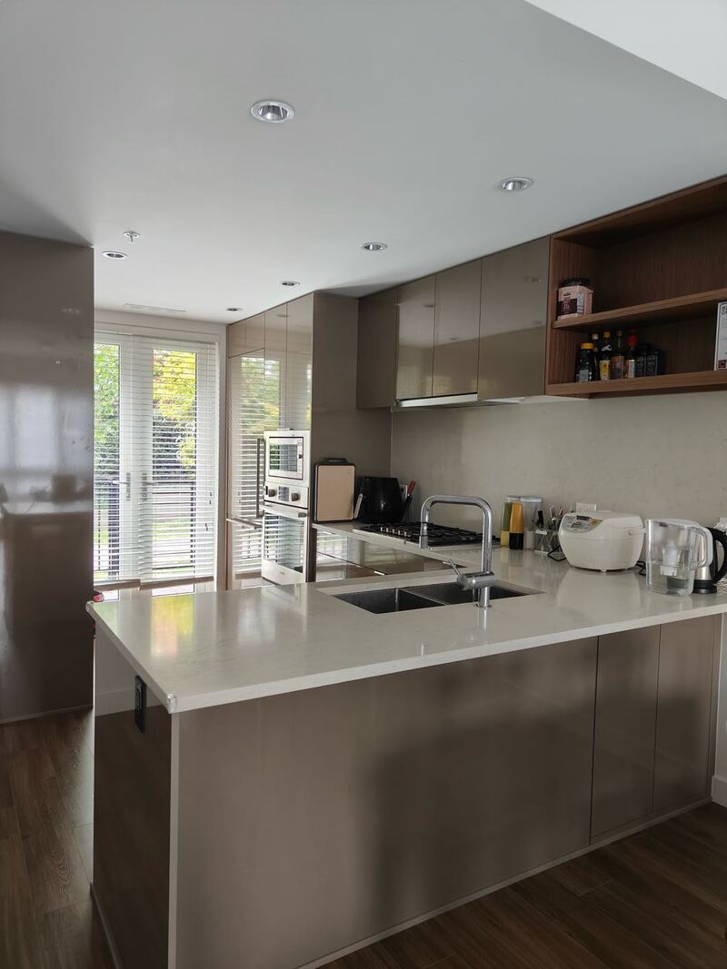 温哥华温西大户型联排出租