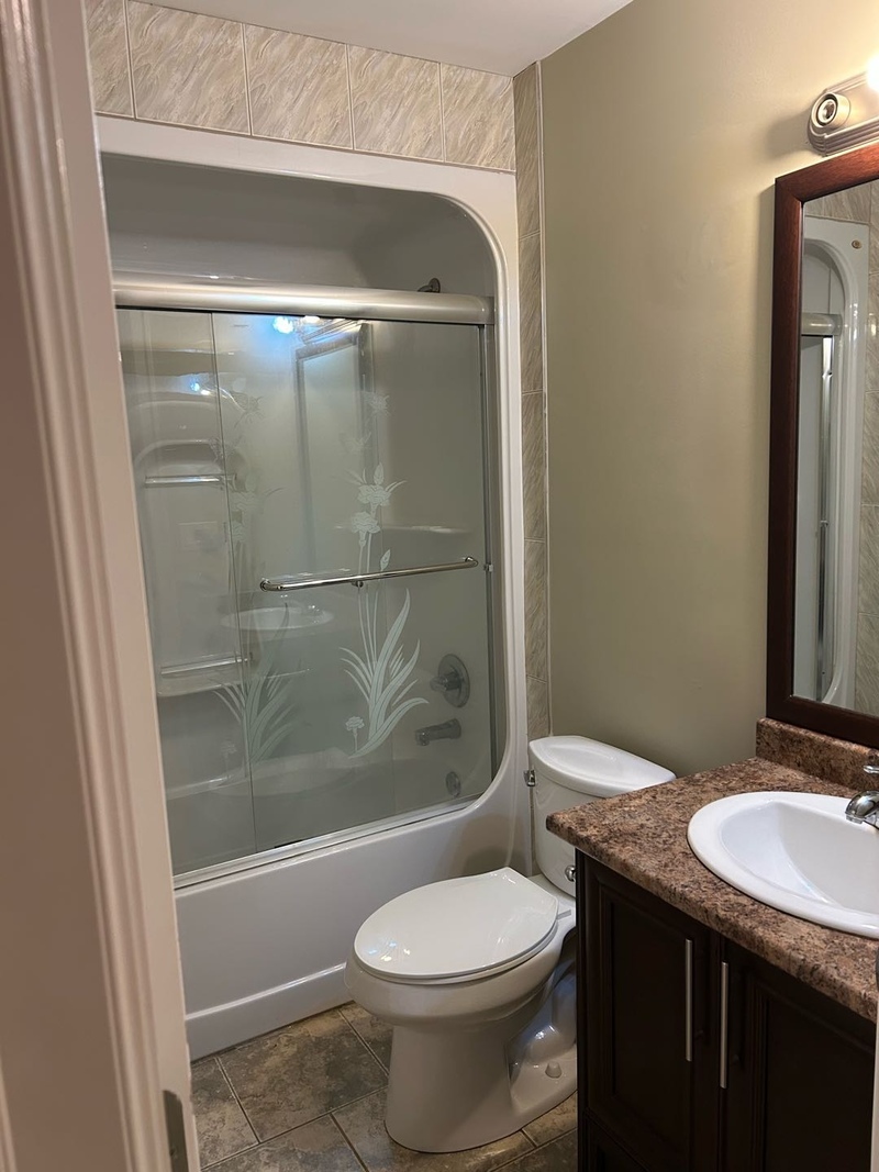 新屋独立一房一厅厨厕卫浴洗衣机齐全独立门出租