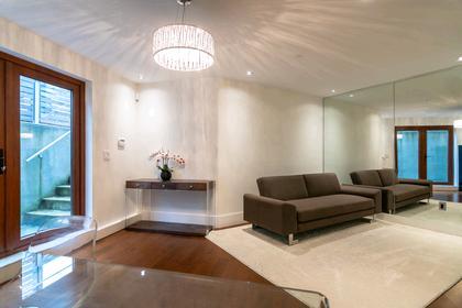 近西温中学半地下2室1厅出租。