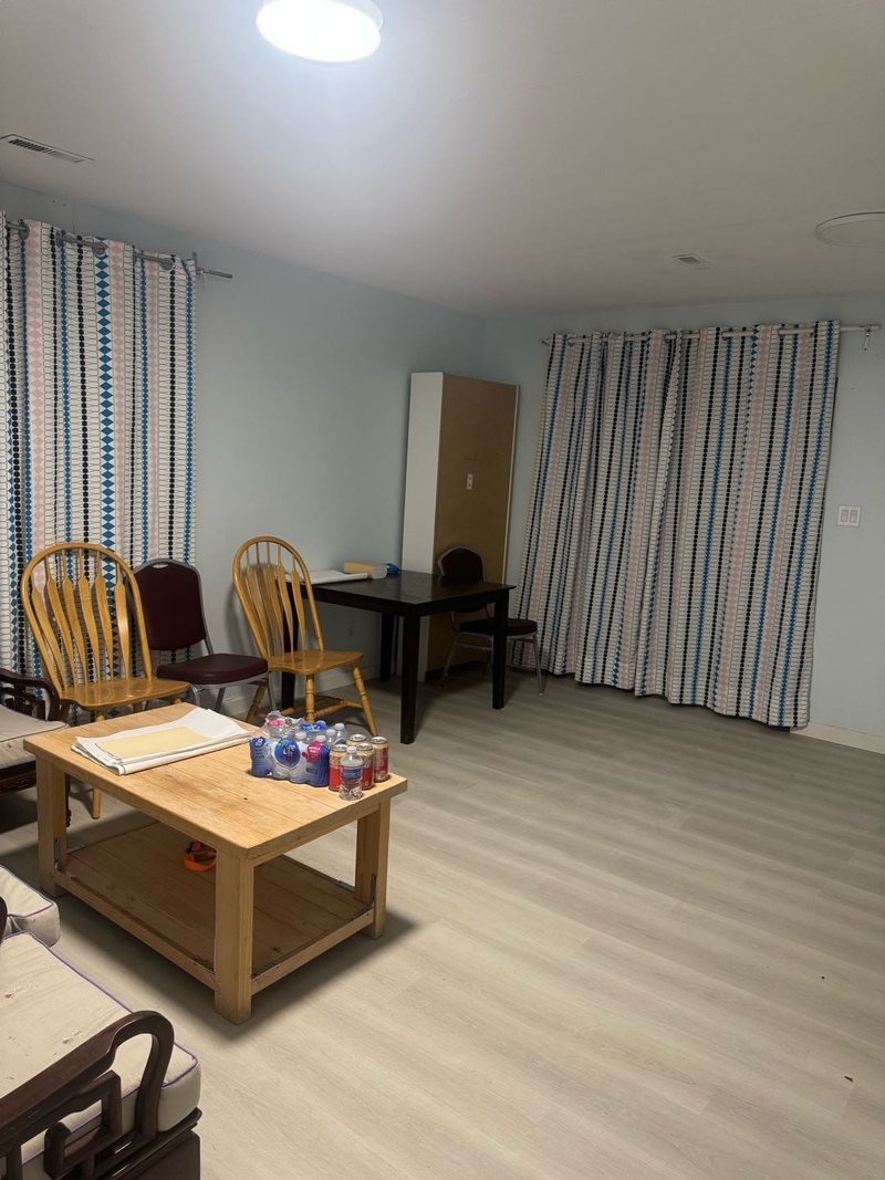 独立屋一楼整层4房2卫