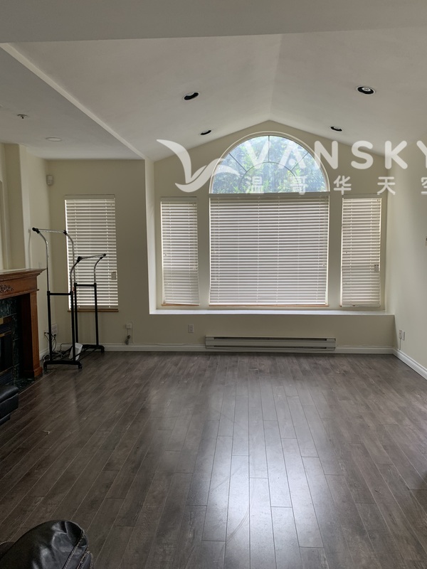 温东三房两厅2.5卫出租