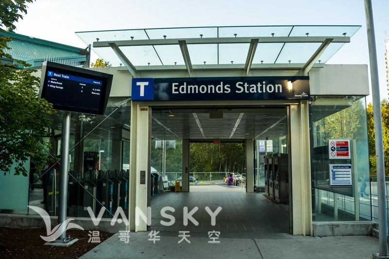 250624144949_800px-Translink_Edmonds_Station-a.jpg