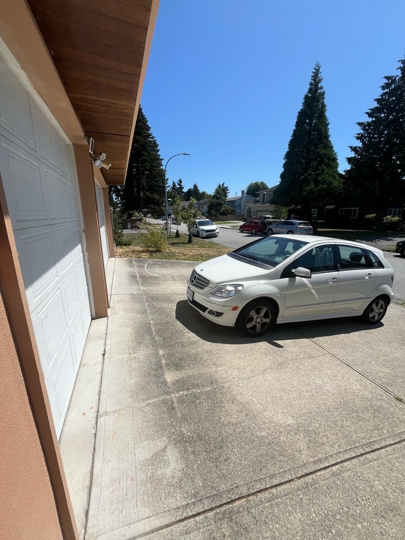 【列治文医院600 米三车位标准车库出租】