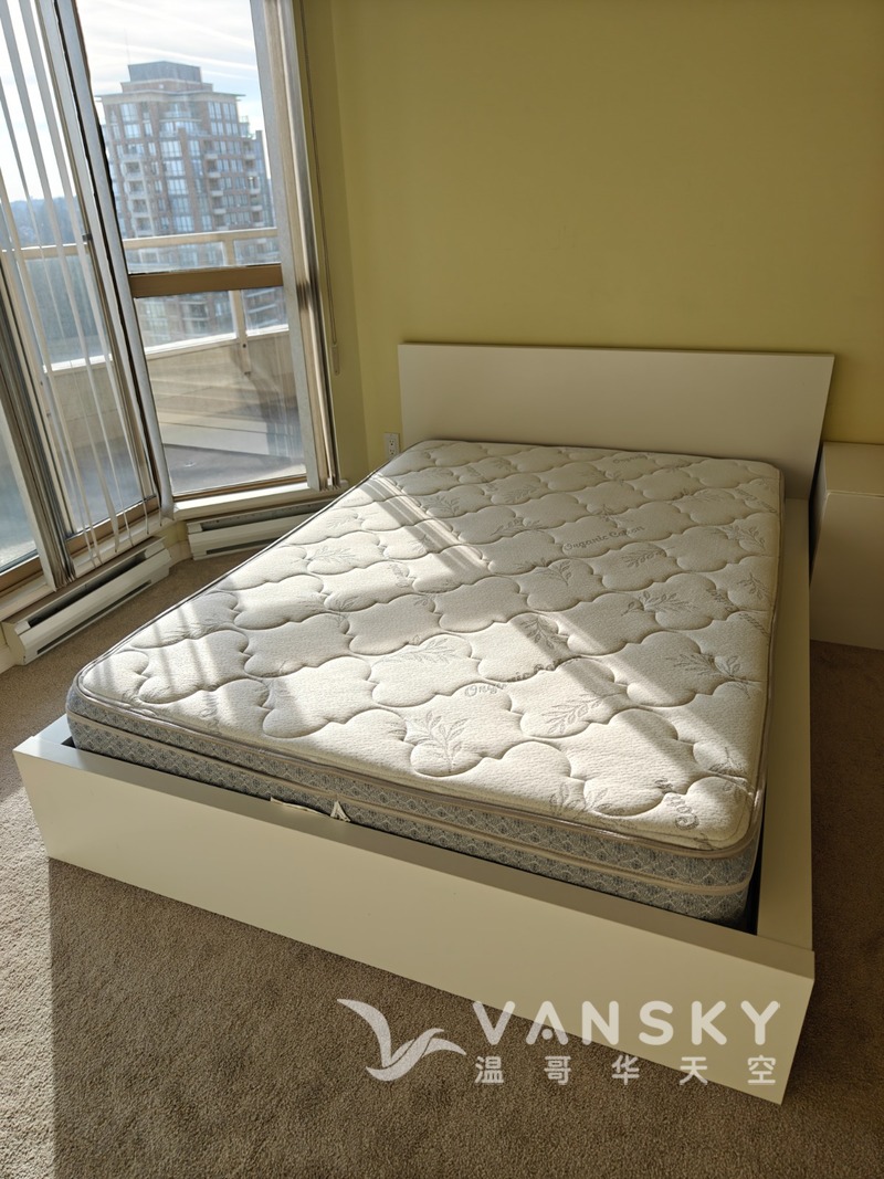 9.8成新的double size床$110，9.8成新的 double size床垫$100 送保护套