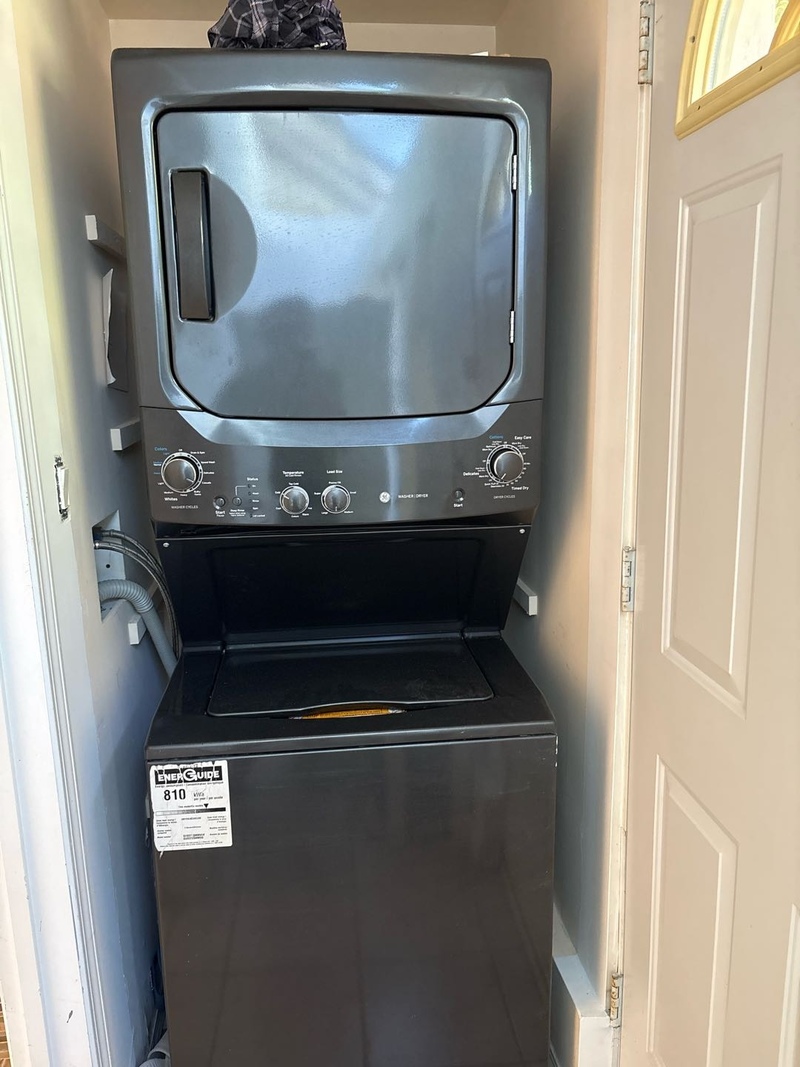 列治文小三房一厅出租