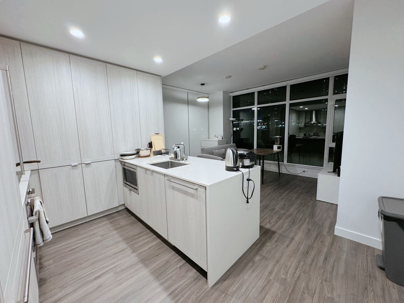 Brentwood中心区2室2卫公寓出租