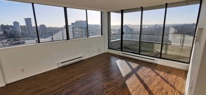 Lougheed town center高层2房2卫公寓