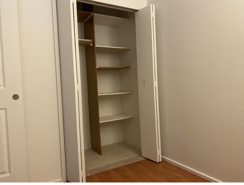 列治文公共市场旁单房房出租