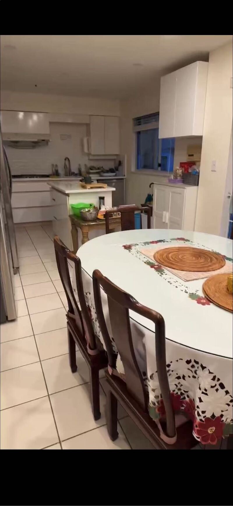 Cambie近天车和超市house二楼单间出租