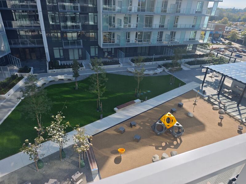 Richmond Centre 全新一房+书房出租