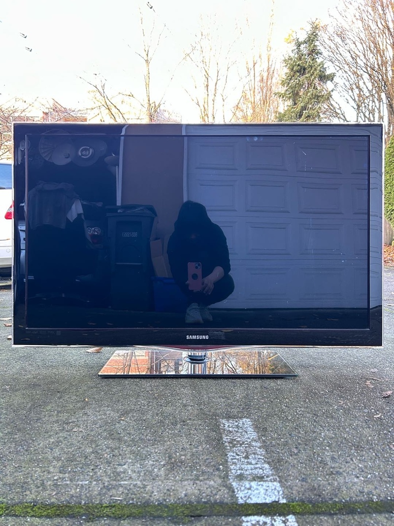 电视两部和电脑显示器